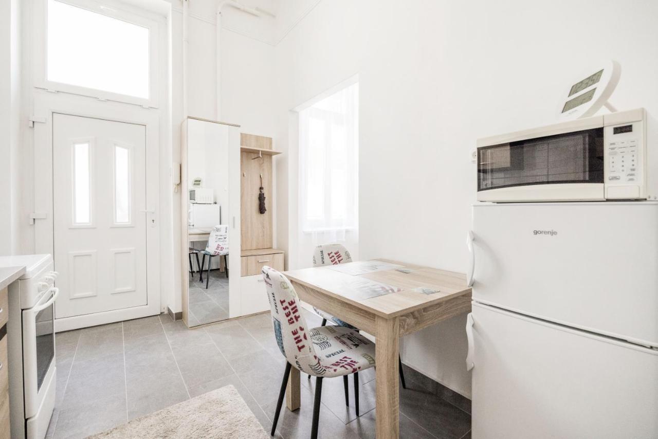 Lovely Studio In The Heart Of Будапеща Екстериор снимка