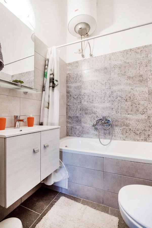 Lovely Studio In The Heart Of Будапеща Екстериор снимка