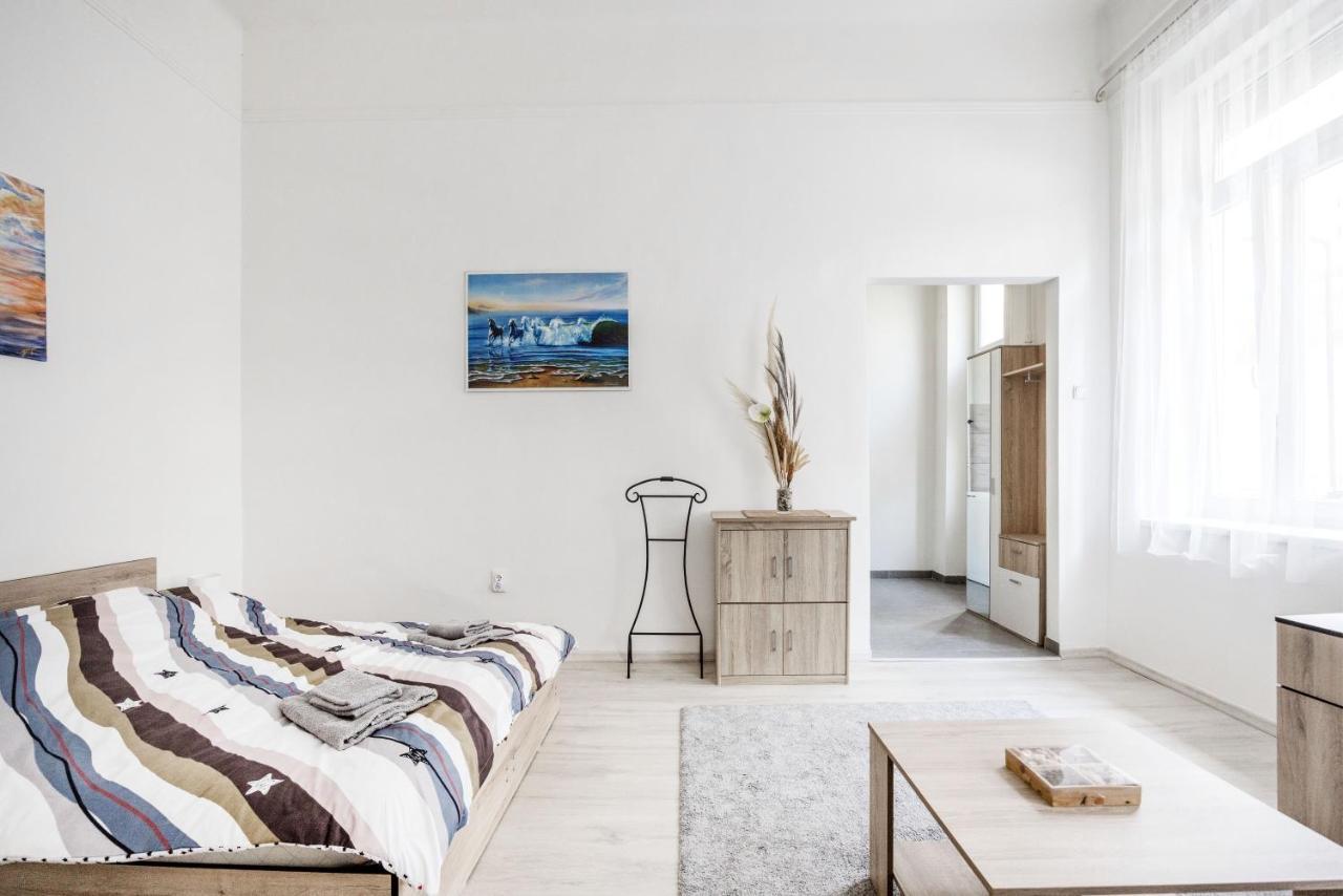 Lovely Studio In The Heart Of Будапеща Екстериор снимка